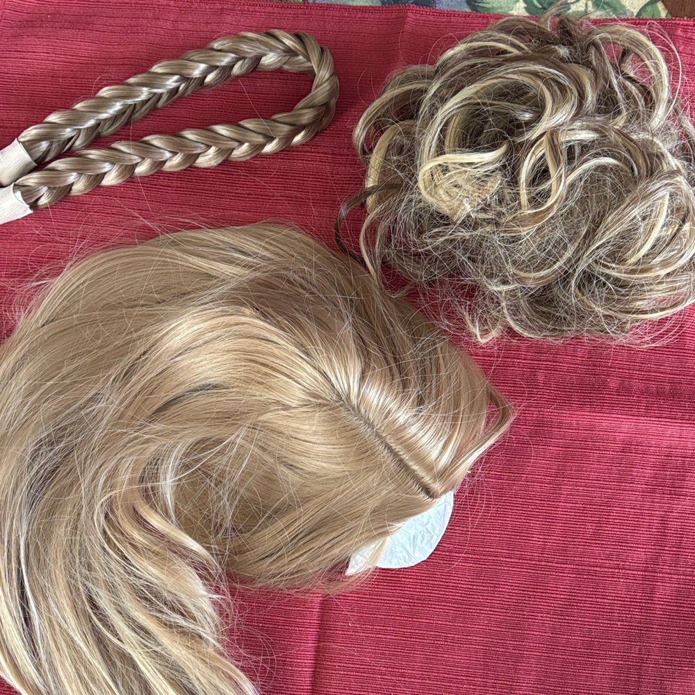 New Golden Blonde Hair Extensions/Accessories